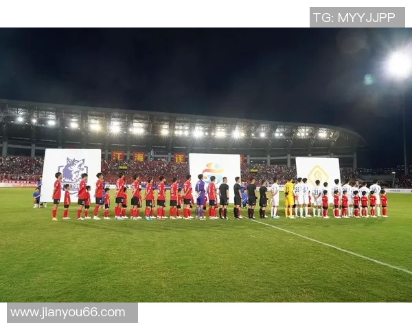 兰美达足球明星照片展现运动魅力与青春活力的完美结合