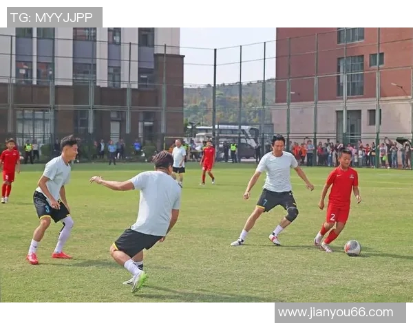 足球场上的反面教材那些令人厌烦的明星球员背后的故事与争议